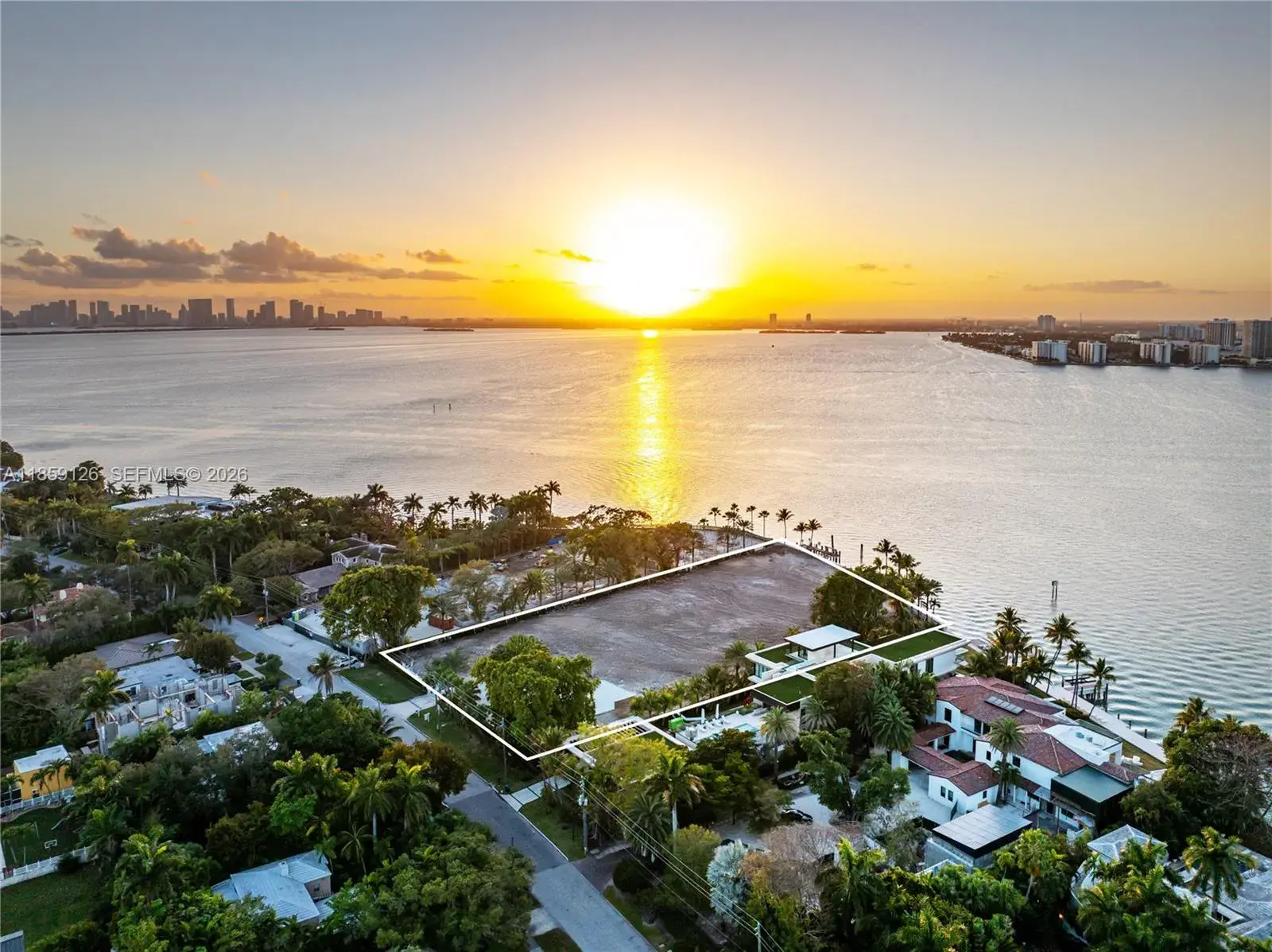 5940 N Bay Rd, Miami Beach FL 33140