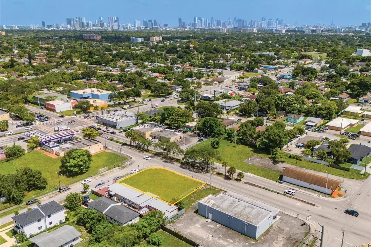 2263 NW 62nd St, Miami FL 33147