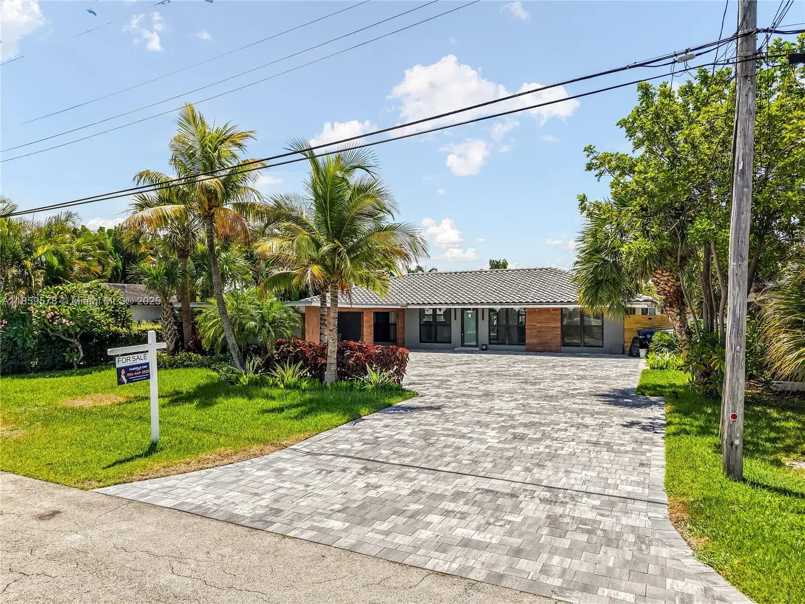 3 bedroom 2 bath Residential for sale at 2417 NE 18th Ave, Wilton Manors FL 33305