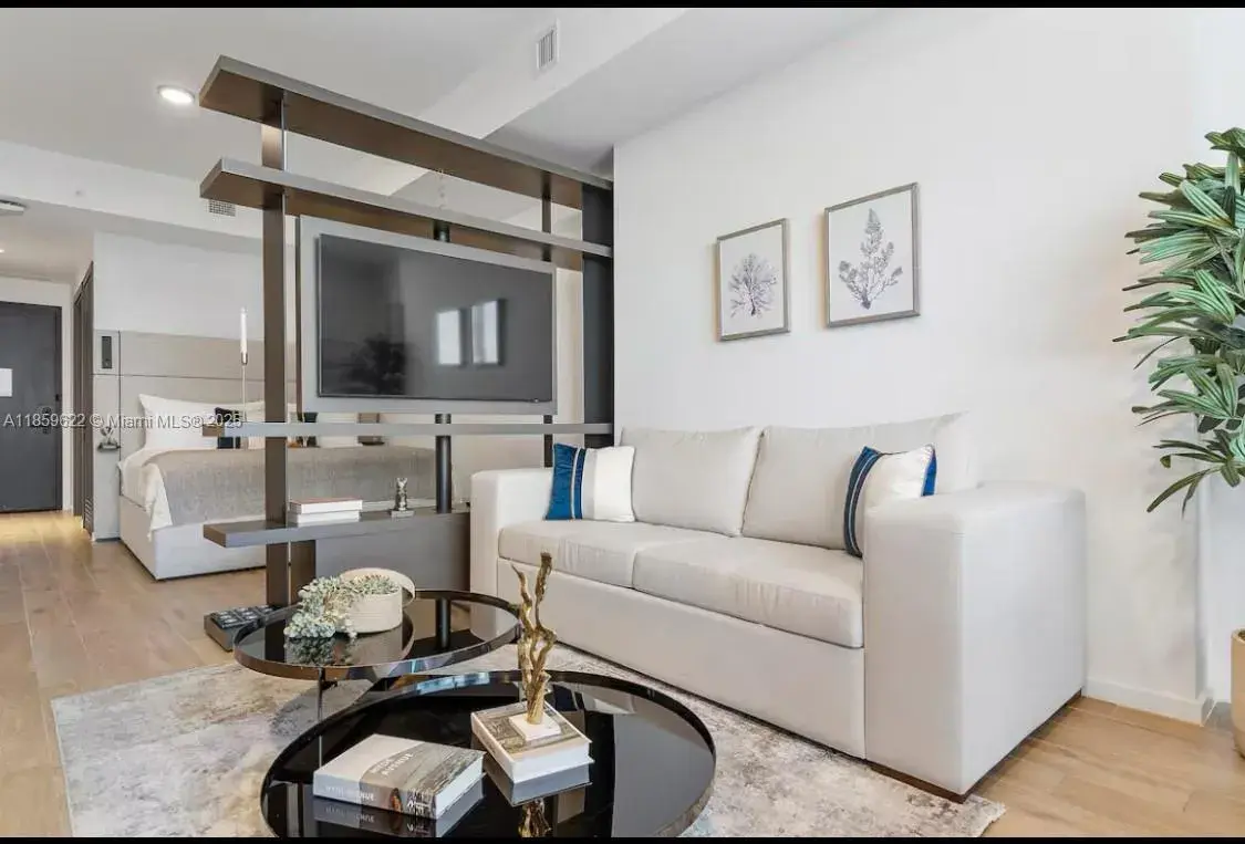 398 NE 5th St # 4004, Miami FL 33132