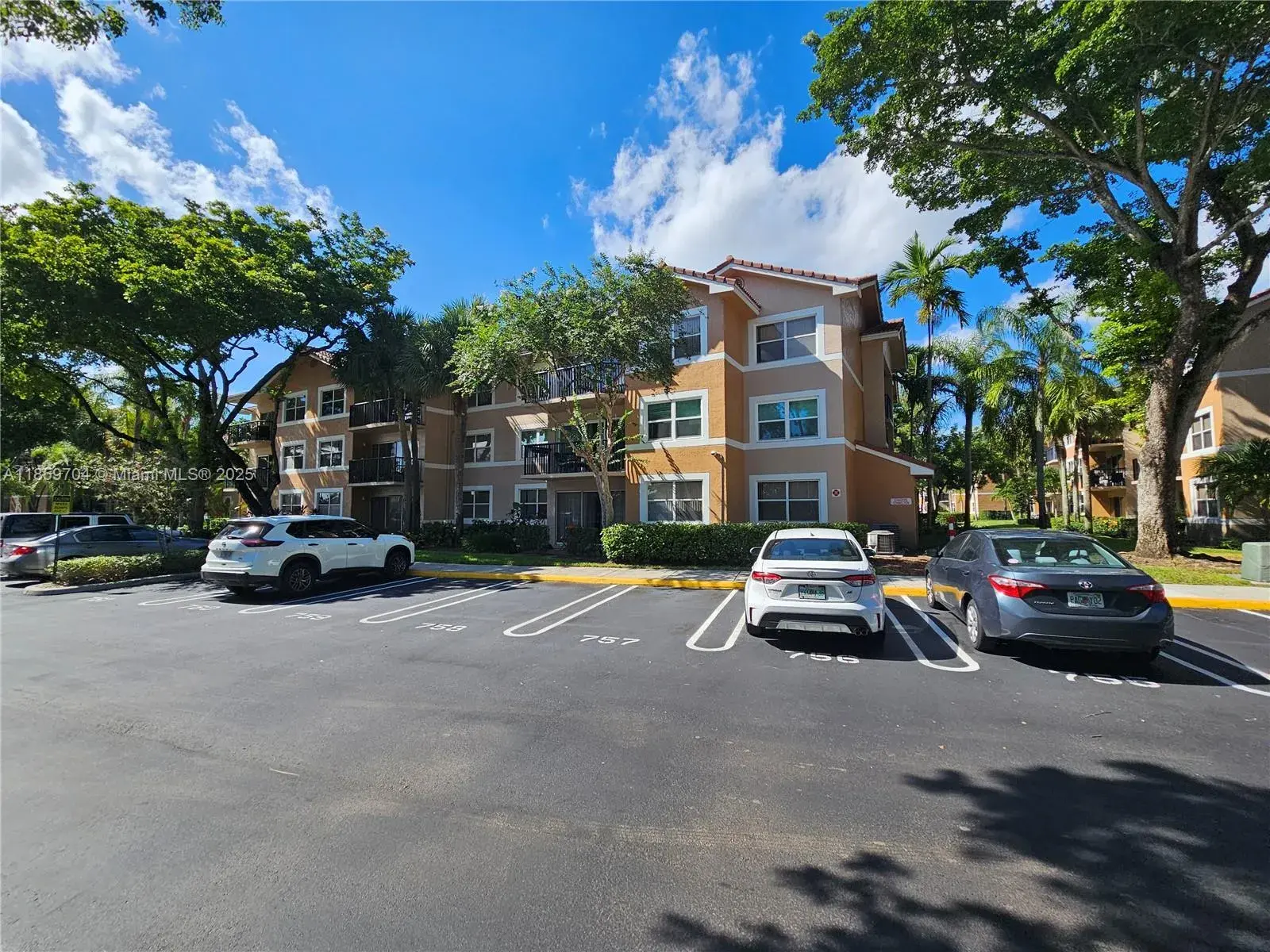 2 bedroom 2 bath Residential for sale at 8701 Wiles Rd # 305, Coral Springs FL 33067
