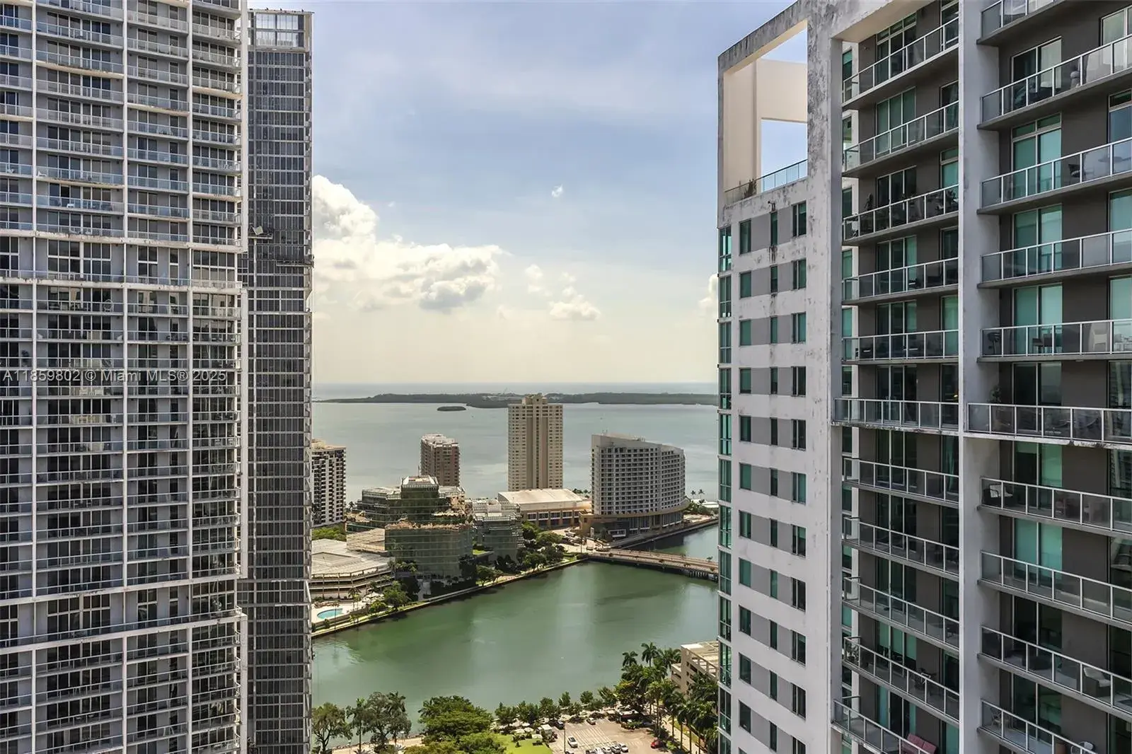 77 SE 5th St # 2701, Miami FL 33131