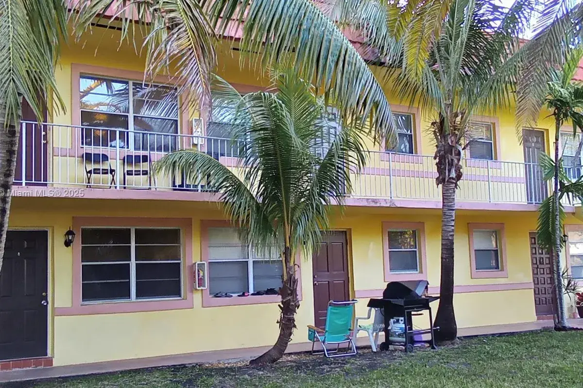 1826 Cleveland St # 8, Hollywood FL 33020