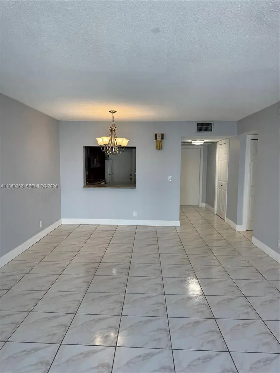 215 SE 3rd Ave # 305A, Hallandale Beach FL 33009