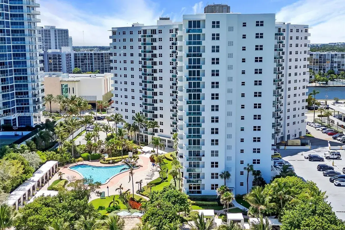 3001 S Ocean Dr # 403, Hollywood FL 33019