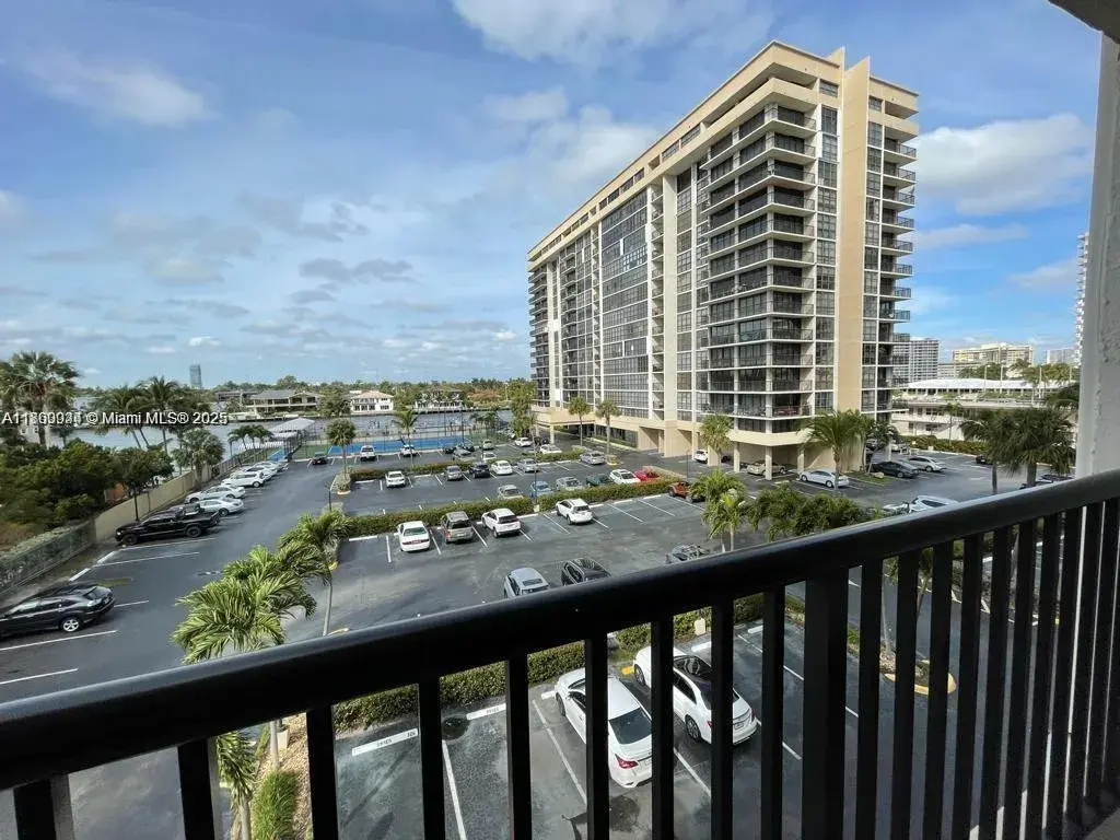 2049 S Ocean Dr # 401, Hallandale Beach FL 33009