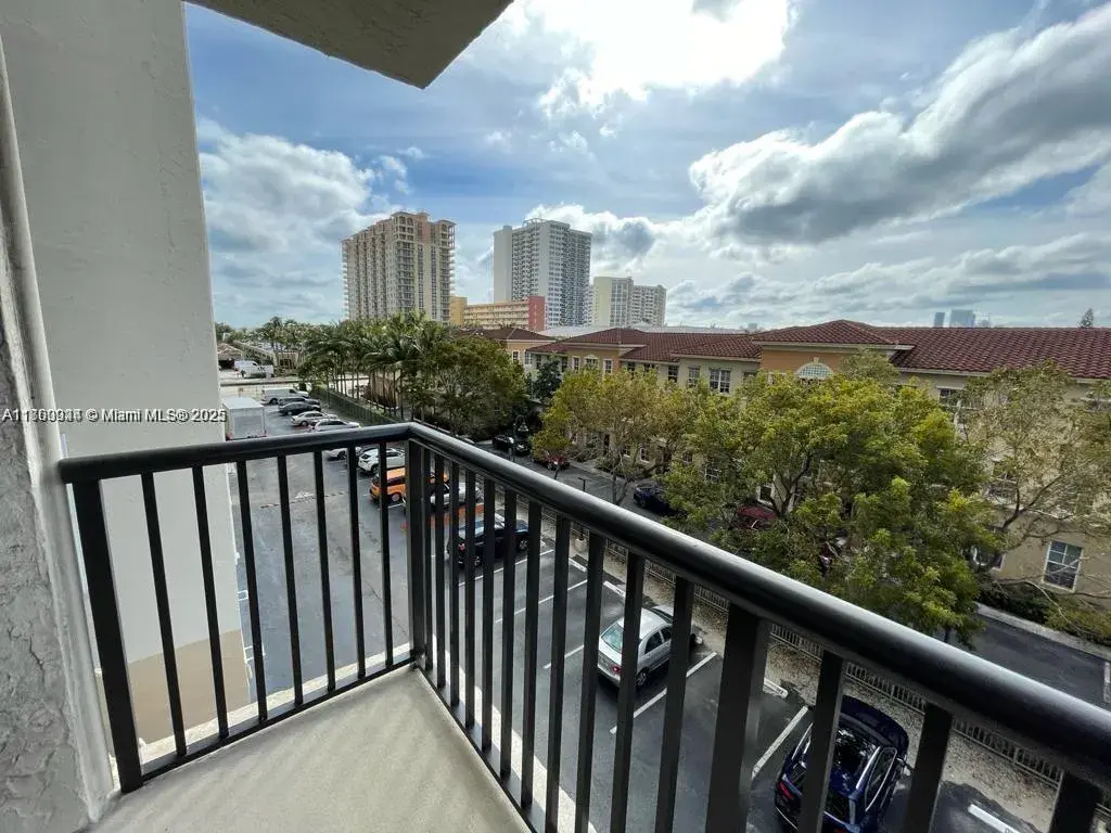 2049 S Ocean Dr # 401, Hallandale Beach FL 33009
