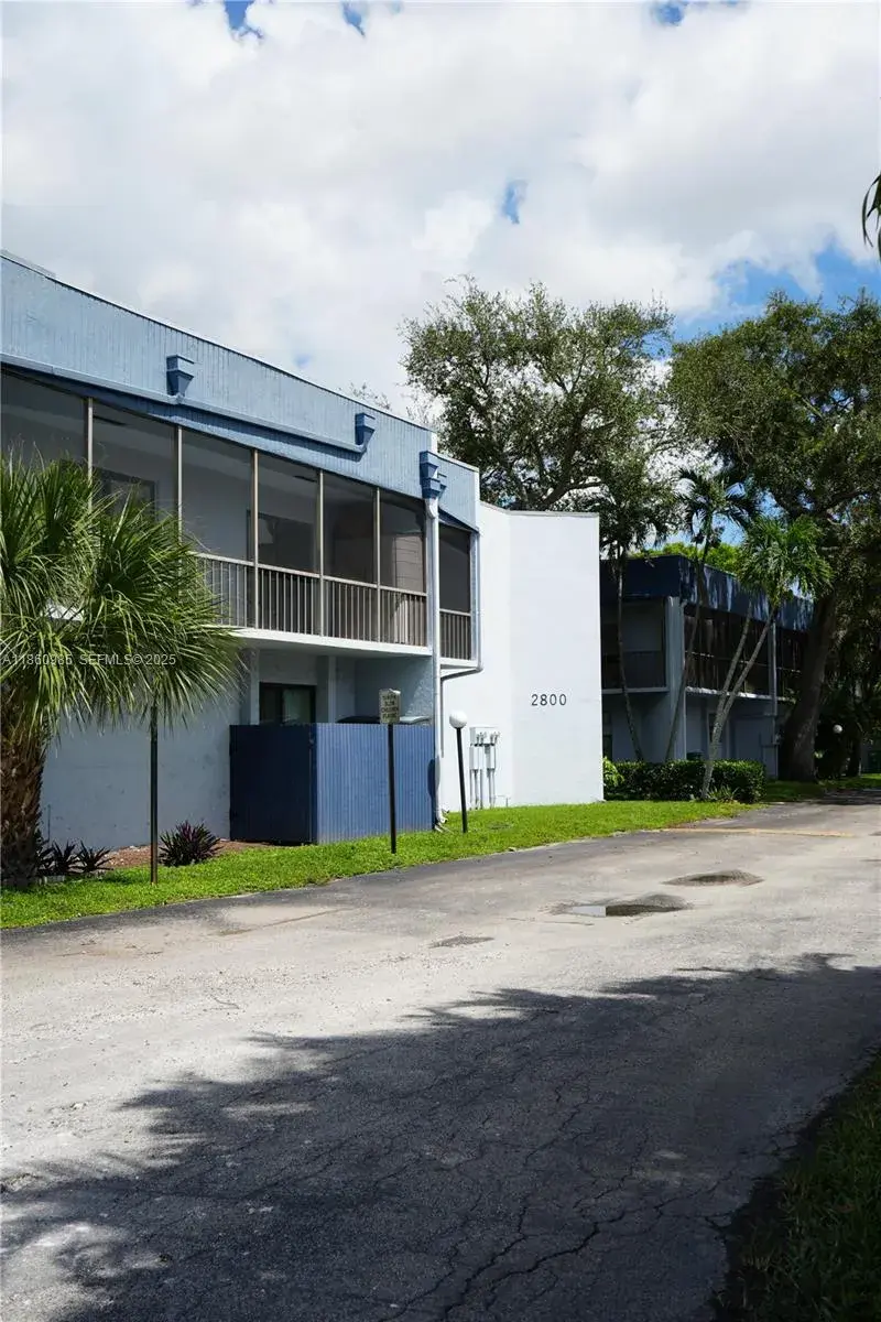 2800 S University Dr # 2A, Davie FL 33328