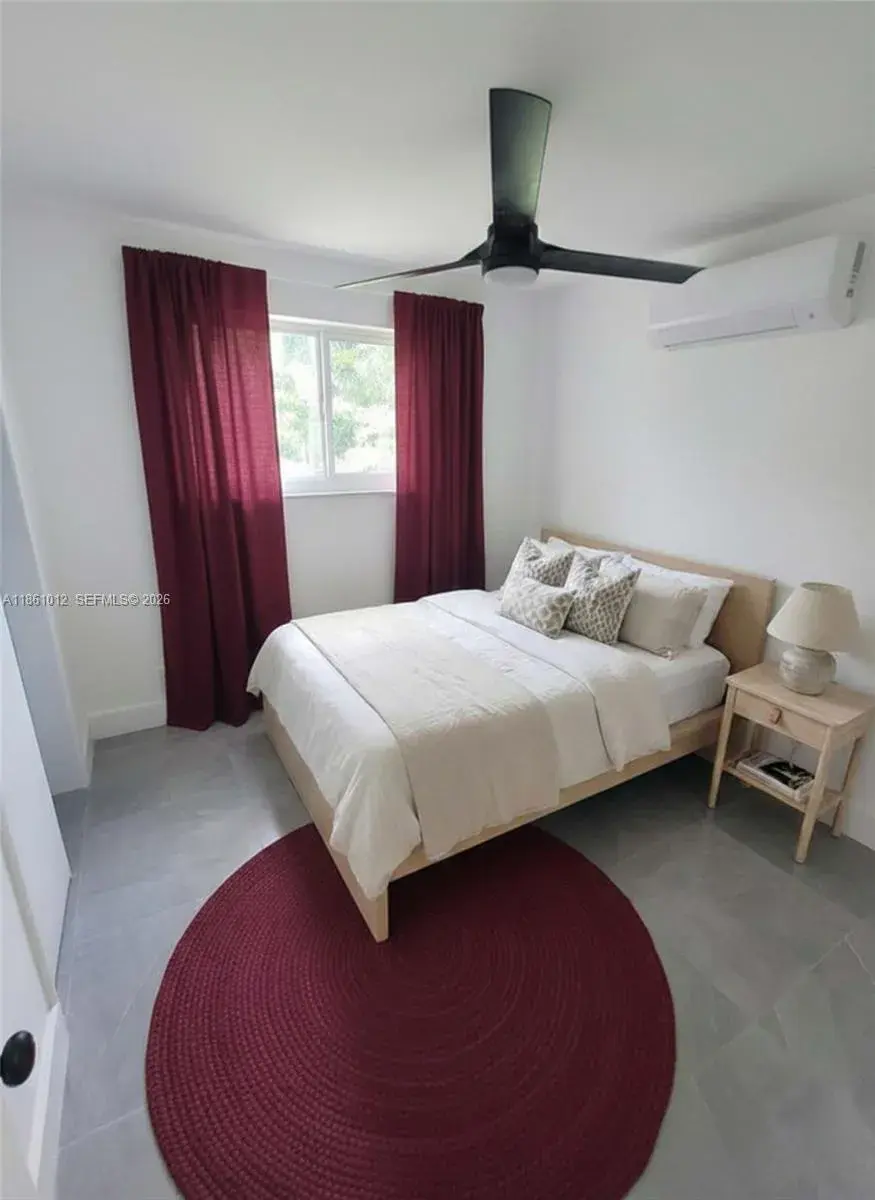 2823 Polk, Hollywood FL 33020