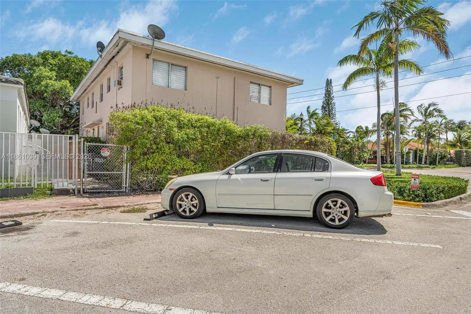 8031 Hawthorne Ave, Miami Beach FL 33141