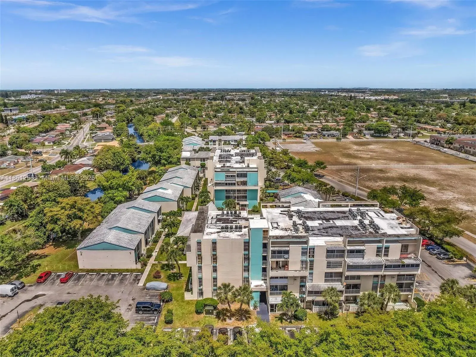 2 bedroom 2 bath Residential for sale at 2017 NW 46th Ave # A401, Lauderhill FL 33313