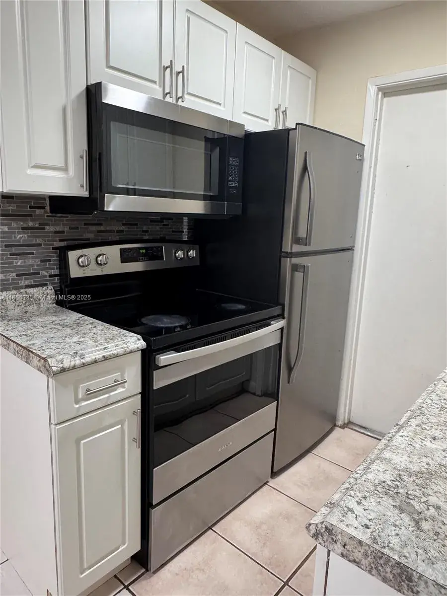 1 bedroom 1 bath Residential Lease for rent at 2331 Adams St # 12, Hollywood FL 33020
