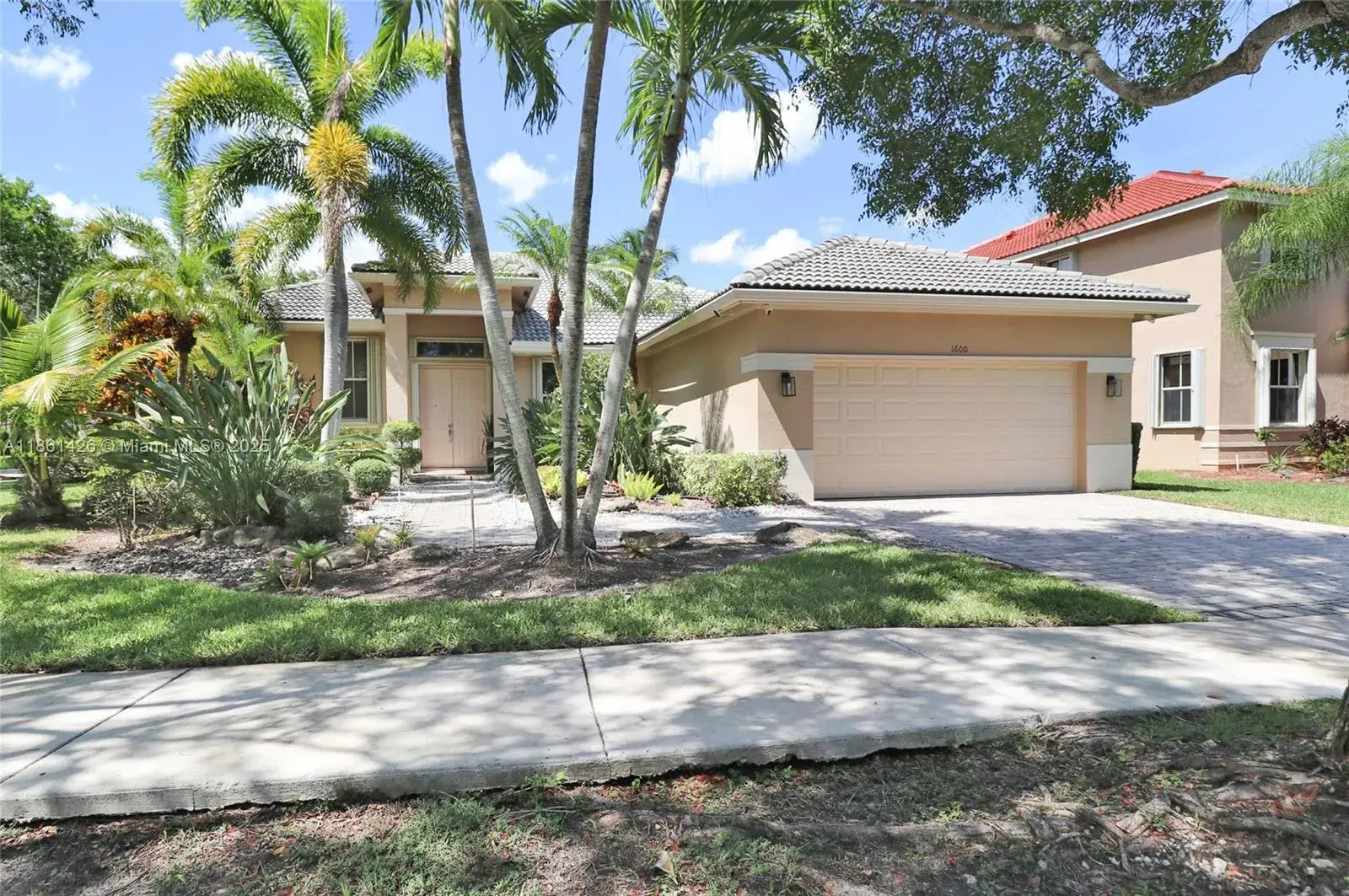 1600 Blue Jay Cir, Weston FL 33327