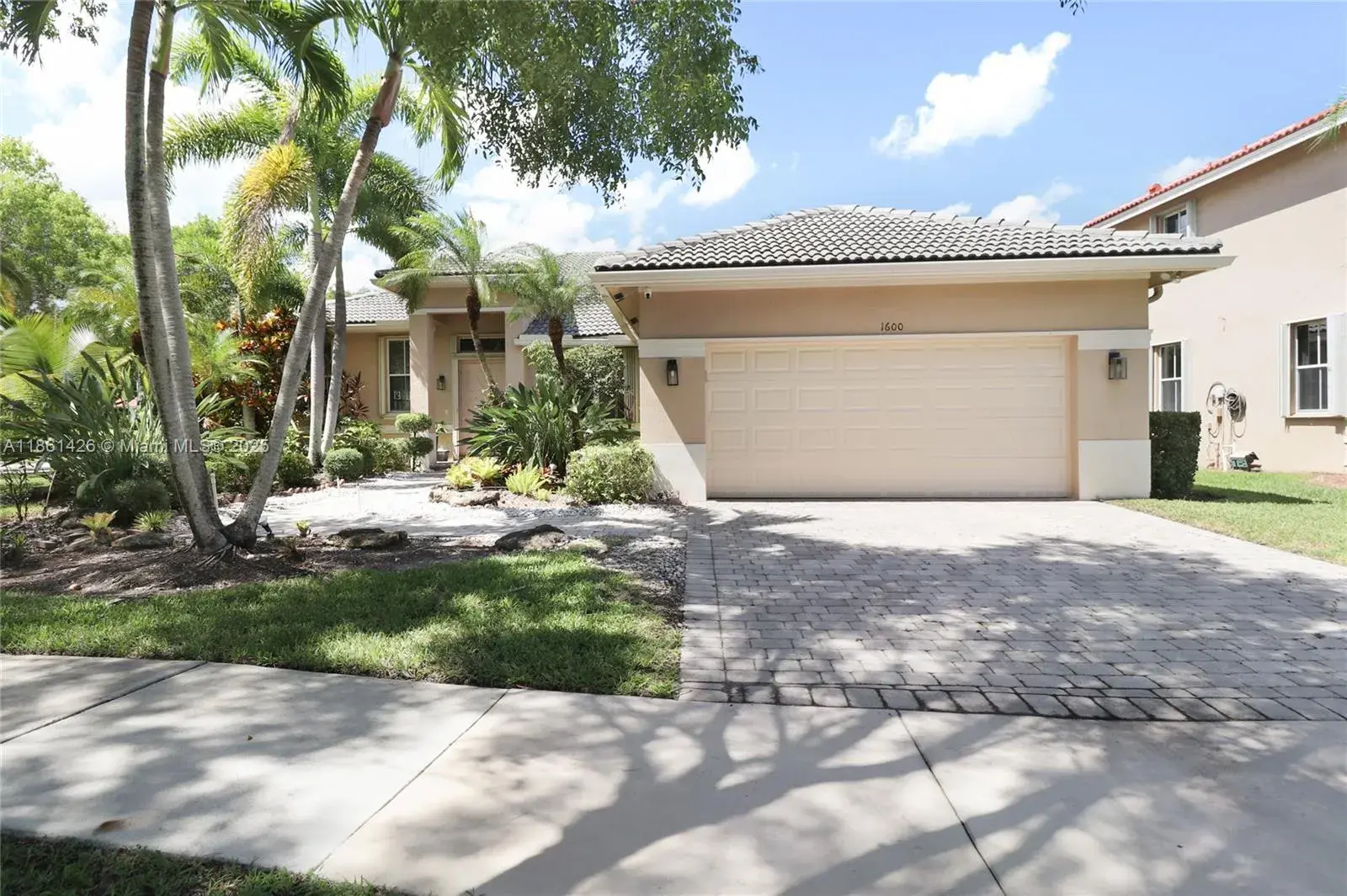 1600 Blue Jay Cir, Weston FL 33327