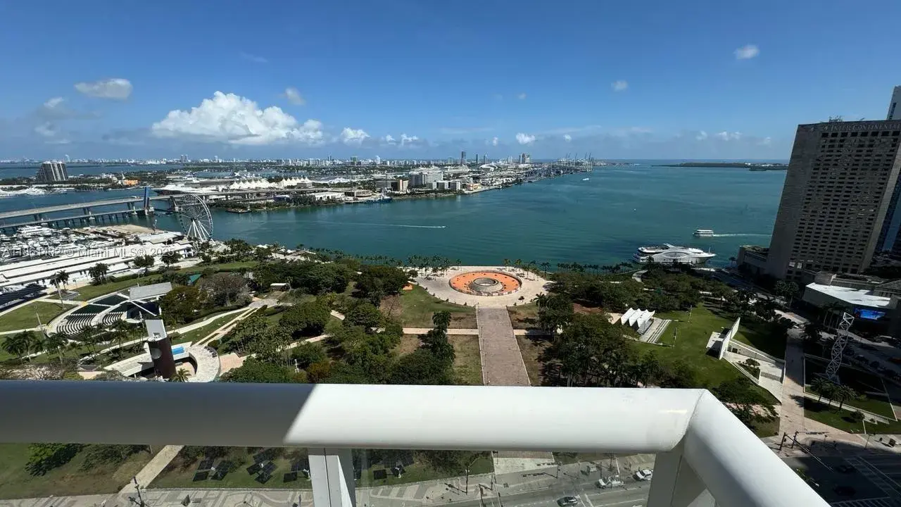 50 Biscayne Blvd # 3010, Miami FL 33132