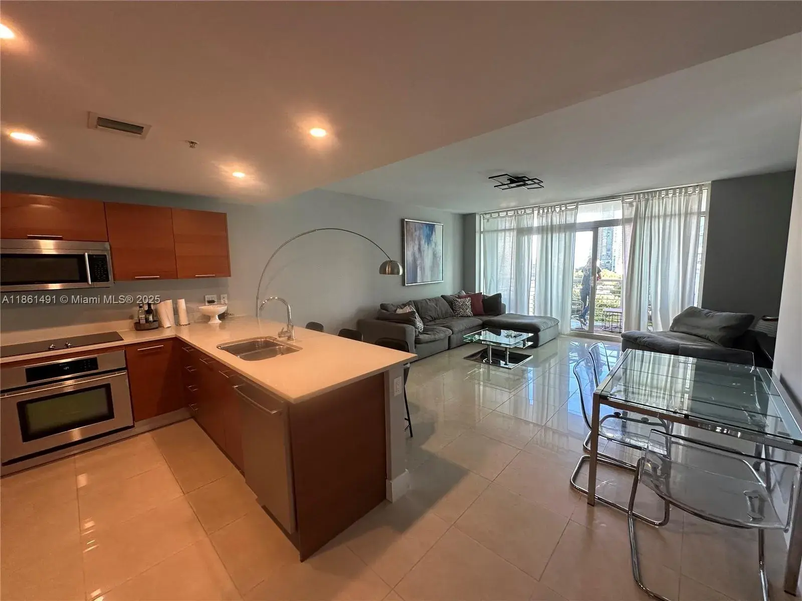 3250 NE 1st Ave # 818, Miami FL 33137