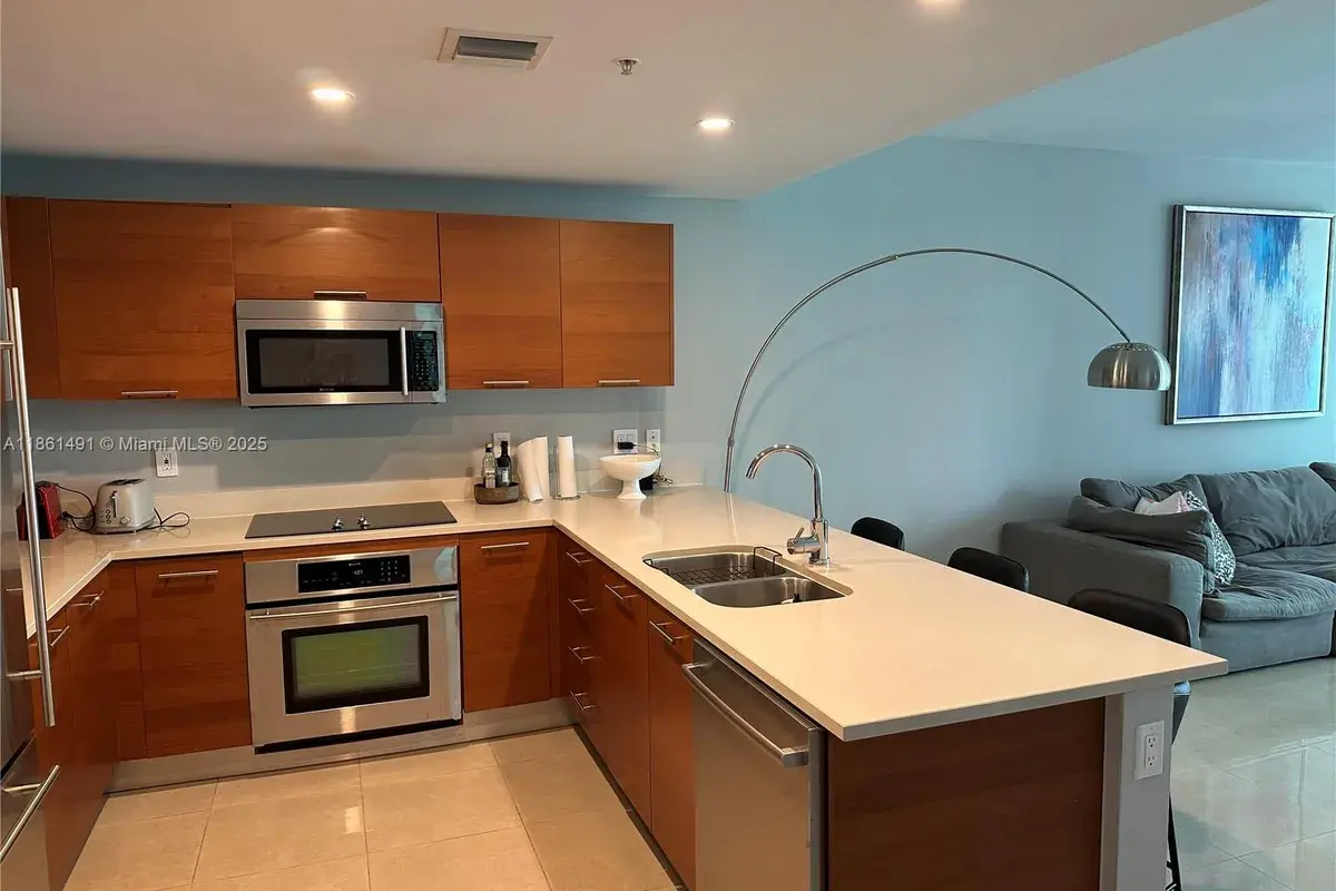 3250 NE 1st Ave # 818, Miami FL 33137