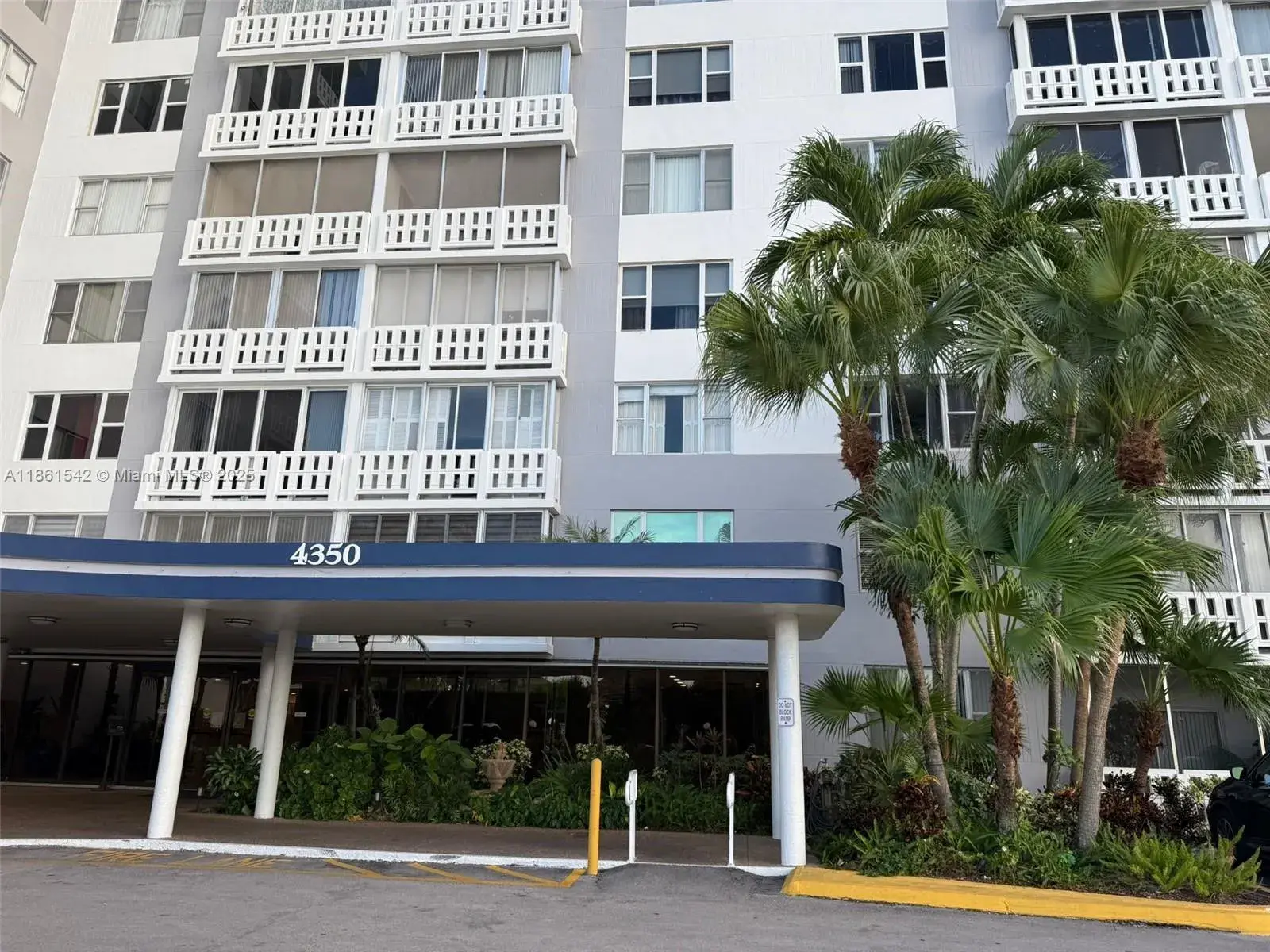 2 bedroom 2 bath Residential for sale at 4350 Hillcrest Dr # 112, Hollywood FL 33021