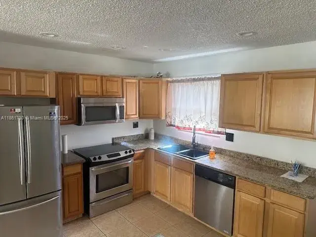 31 SW 8th Ct # 2, Hallandale Beach FL 33009
