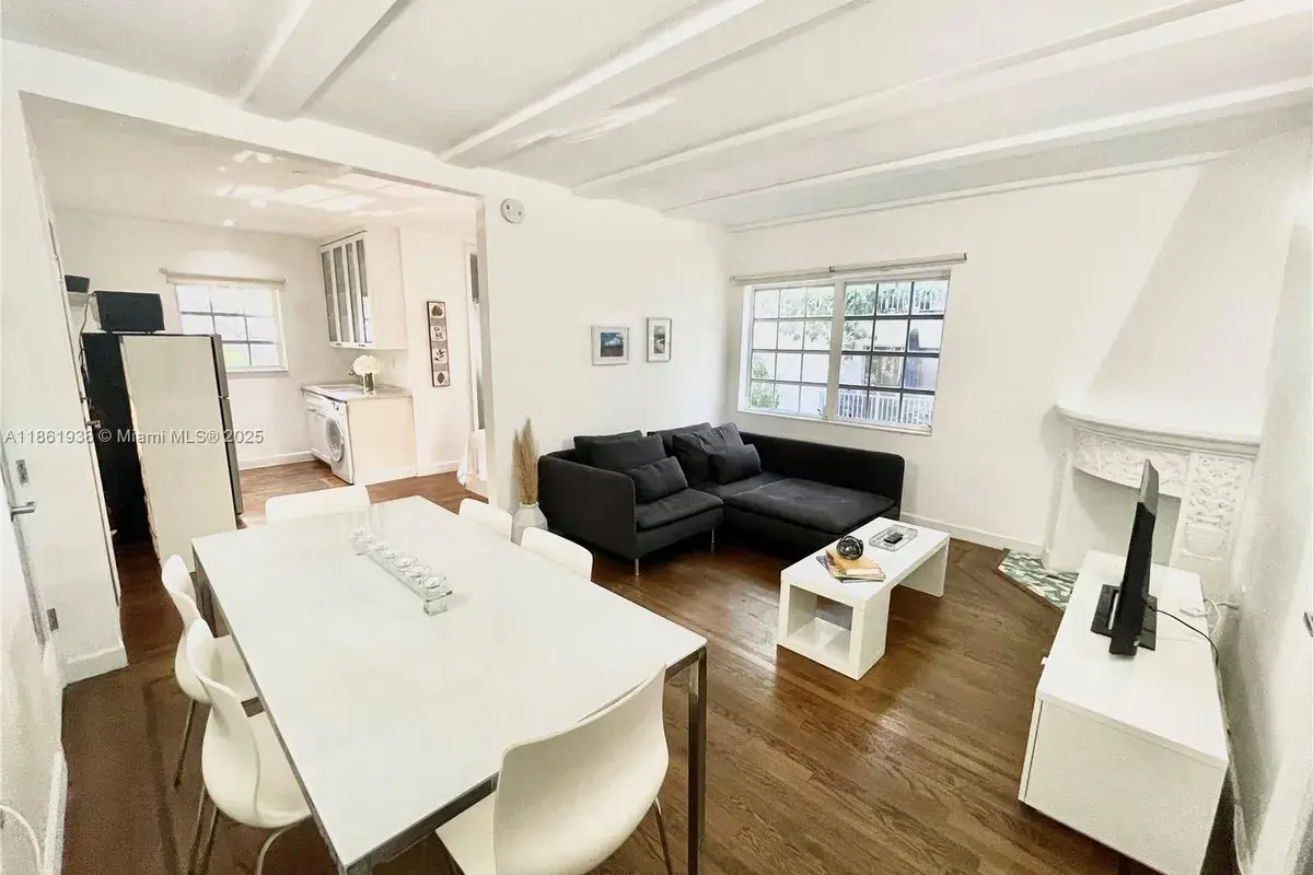 439 15th St # 18, Miami Beach FL 33139