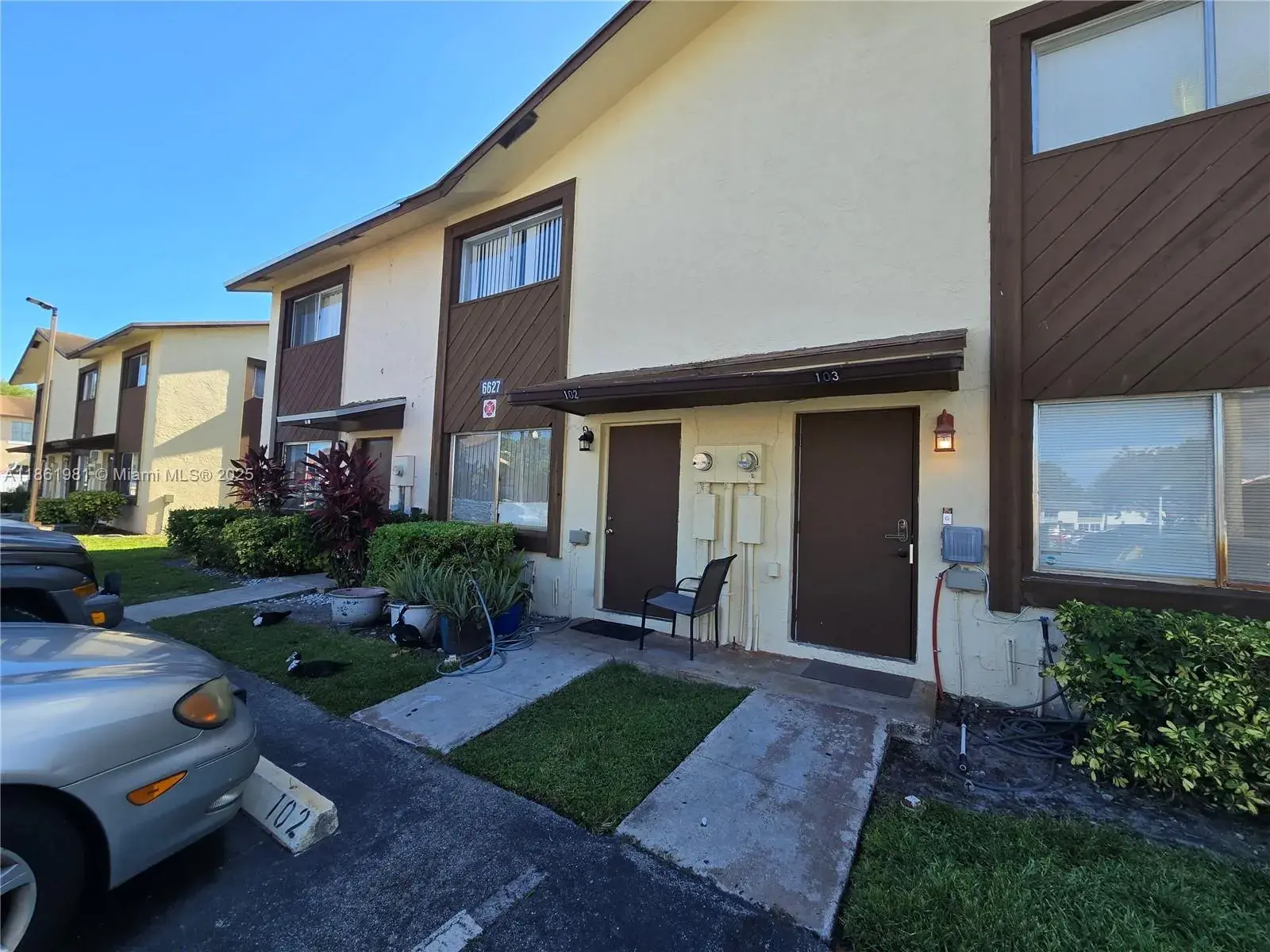 2 bedroom 1 bath Residential for sale at 6627 Winfield Blvd # C, Margate FL 33063