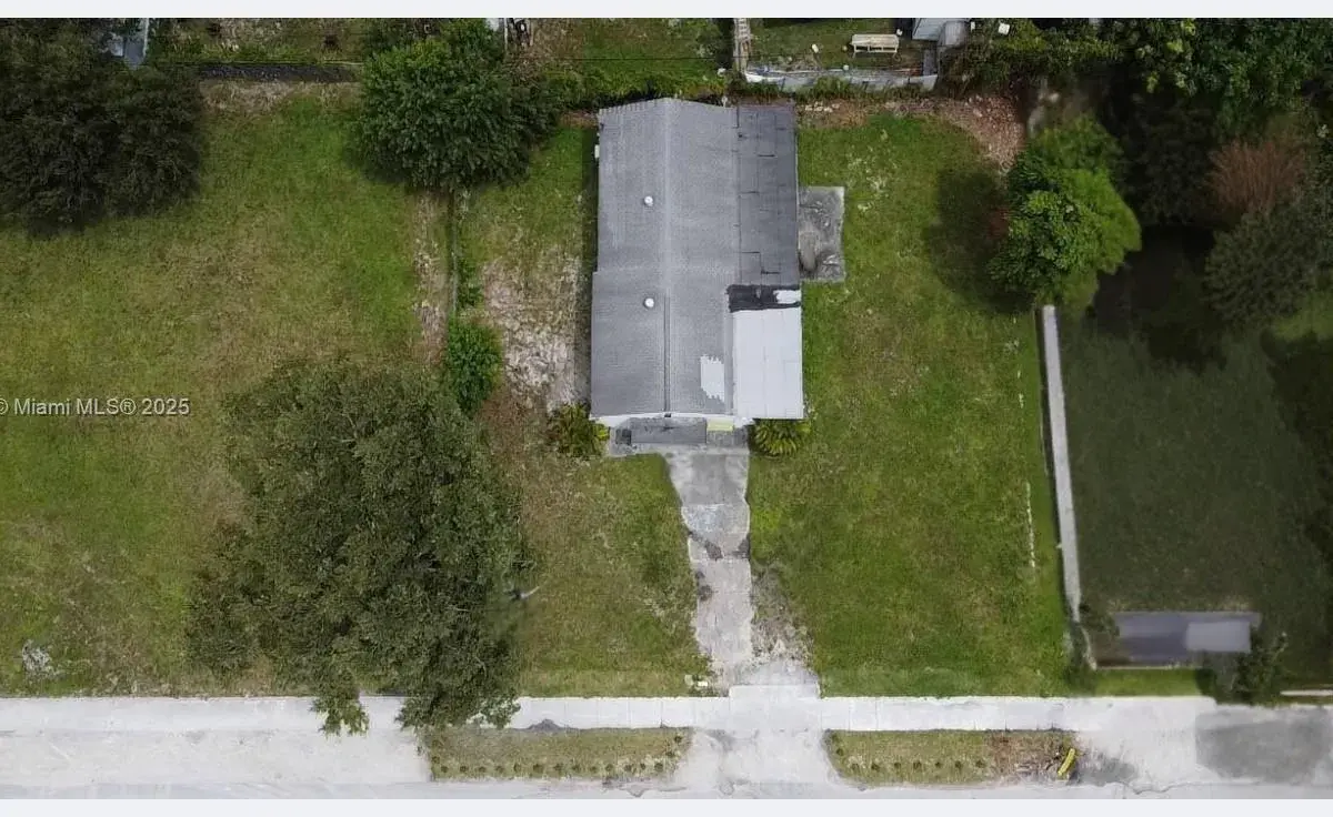 759 NW 73rd ST, Miami FL 33150