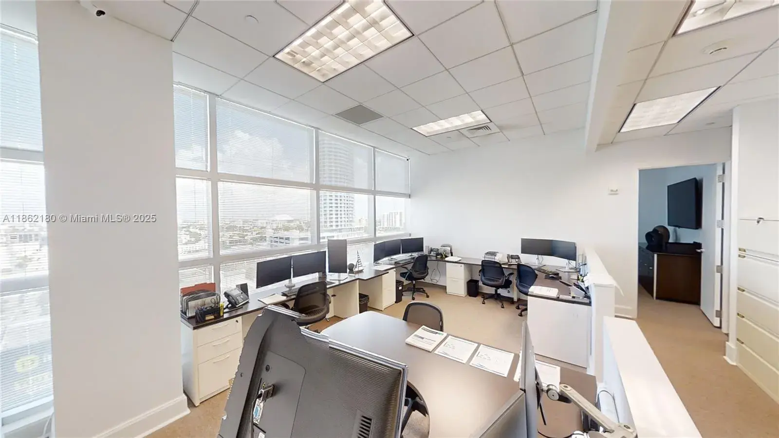 175 SW 7th St # 1612, Miami FL 33130