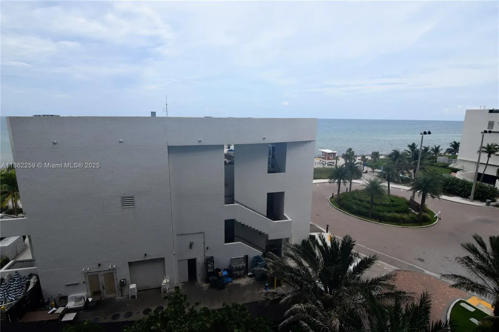 1 bedroom 1 bath Residential for sale at 4111 S Ocean Dr # 403, Hollywood FL 33019