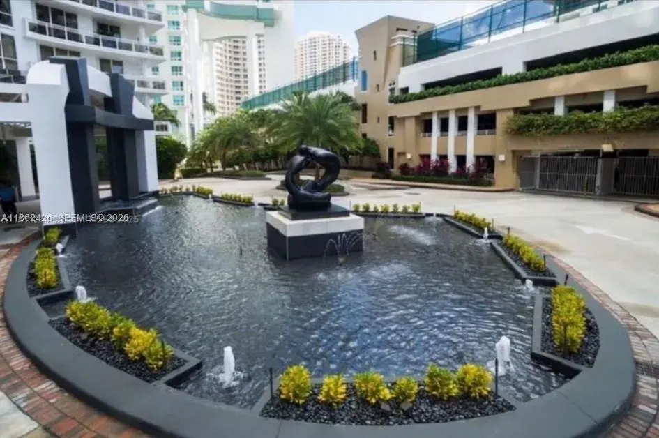 901 Brickell Key Blvd # 2701, Miami FL 33131