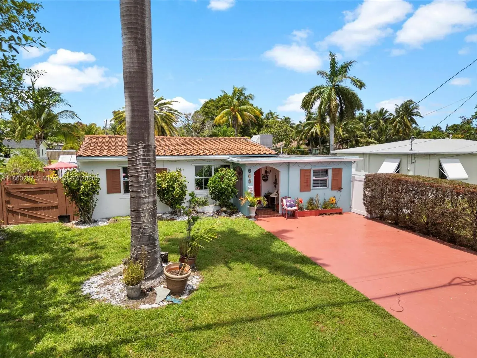 3 bedroom 2 bath Residential for sale at 609 SW 2nd Ave, Hallandale Beach FL 33009