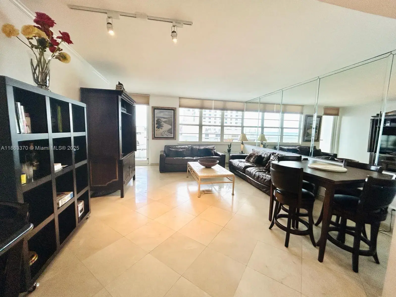 1 bedroom 1 bath for sale at 100 Lincoln Rd # 1034, Miami Beach FL 33139
