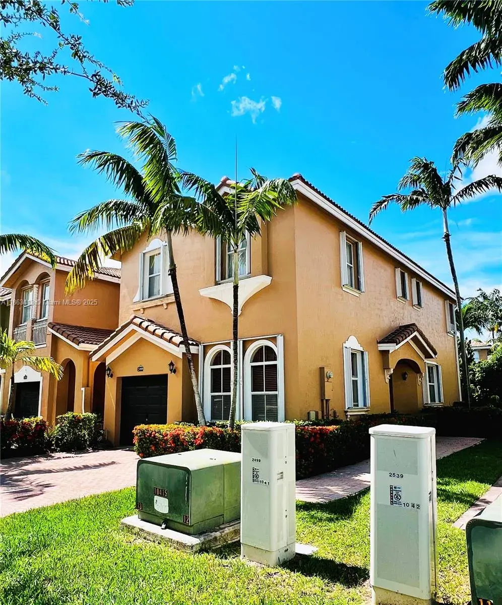 2499 SE 14th St, Homestead FL 33035