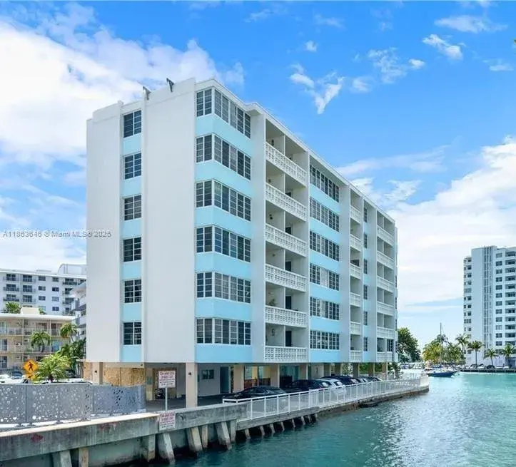 1 bedroom 1 bath Residential for sale at 1670 Lincoln Ct # 3B, Miami Beach FL 33139