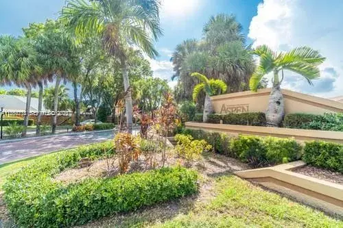 2 bedroom 2 bath Residential for sale at 6708 NW 193rd Ter, Hialeah FL 33015