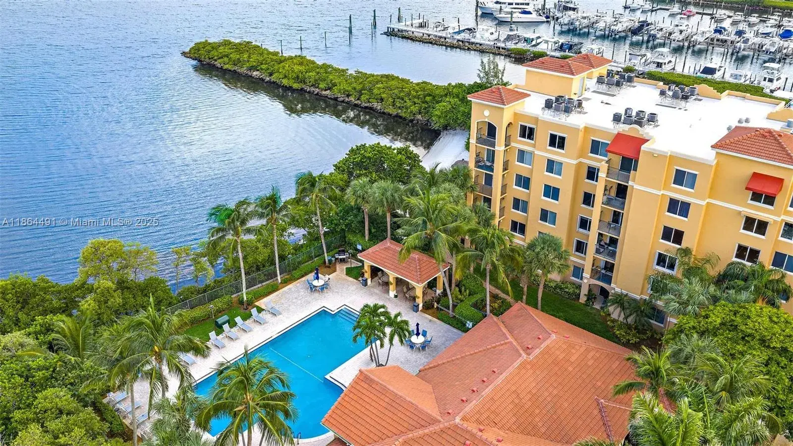 1200 Scotia Dr # 203, Hypoluxo FL 33462