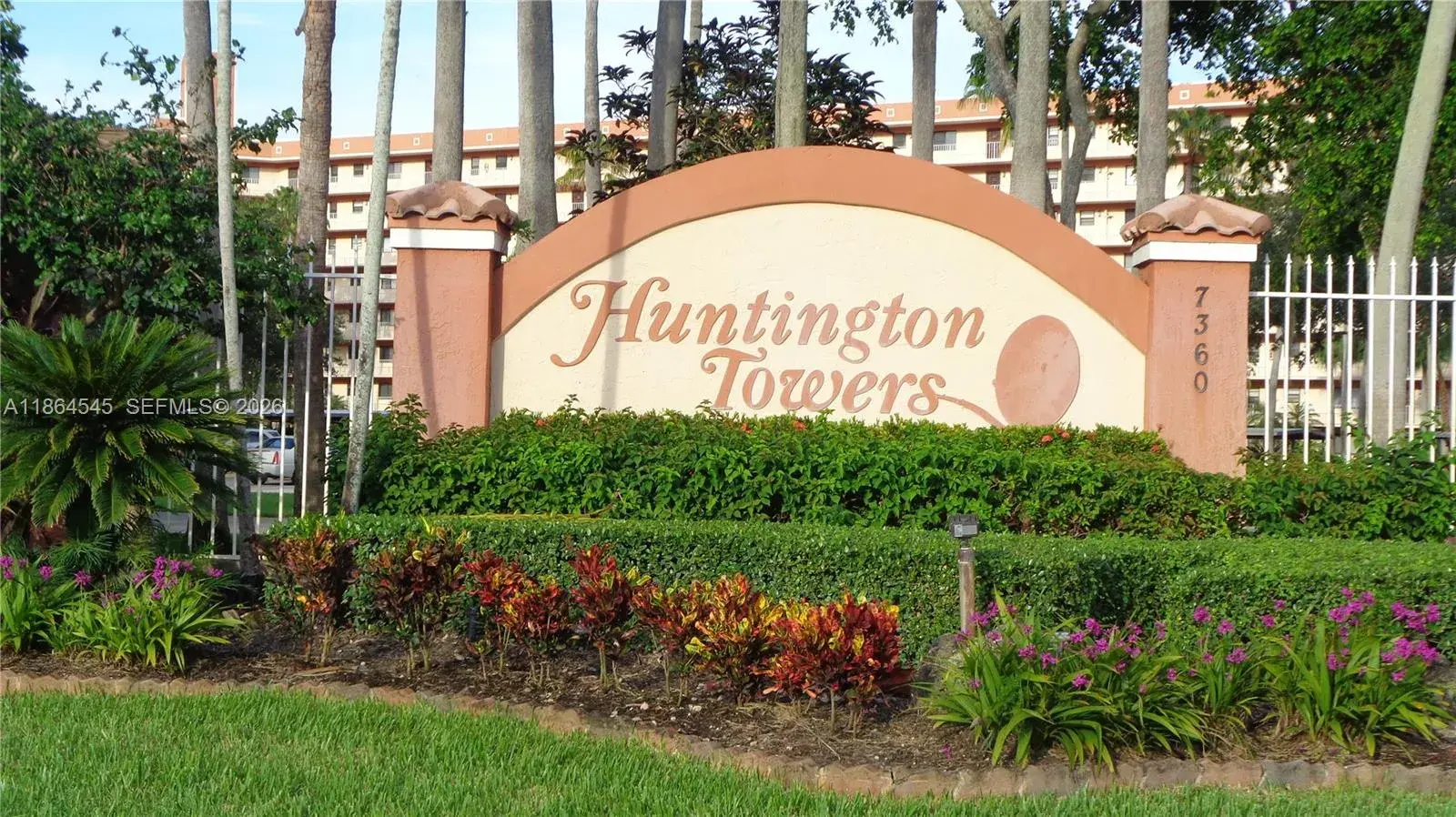 3 bedroom 2 bath Residential for sale at 7360 S Oriole Blvd # 806, Delray Beach FL 33446