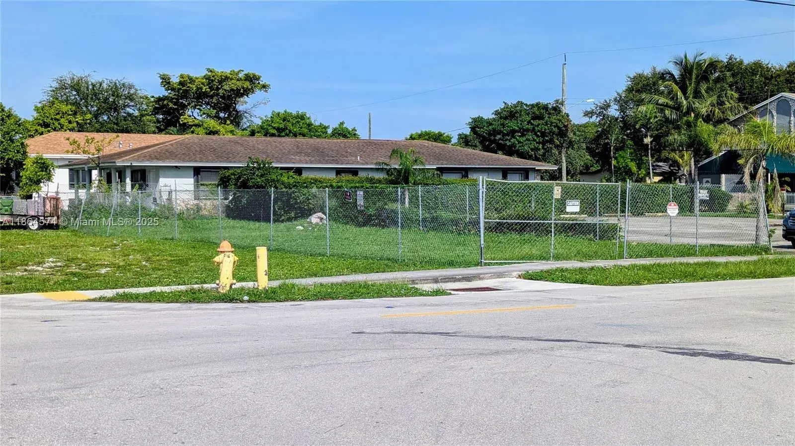 2 Nw Ave, Hallandale Beach FL 33009