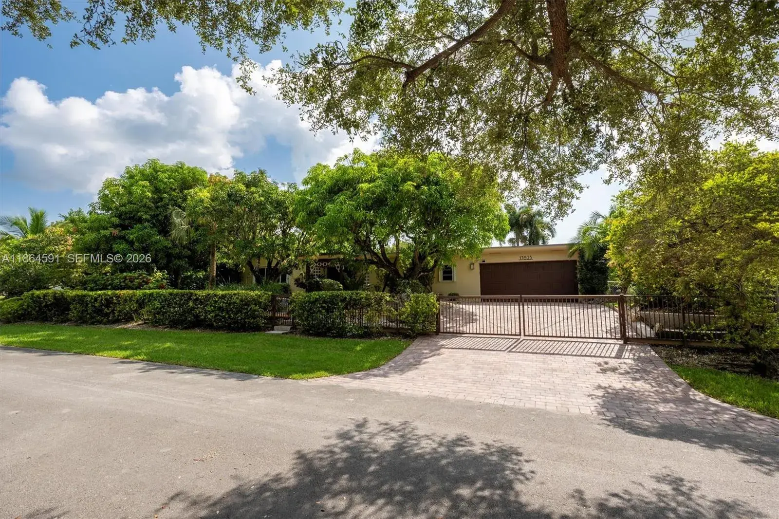 4 bedroom 3 bath Residential for sale at 17625 SW 91st Ave., Palmetto Bay FL 33157
