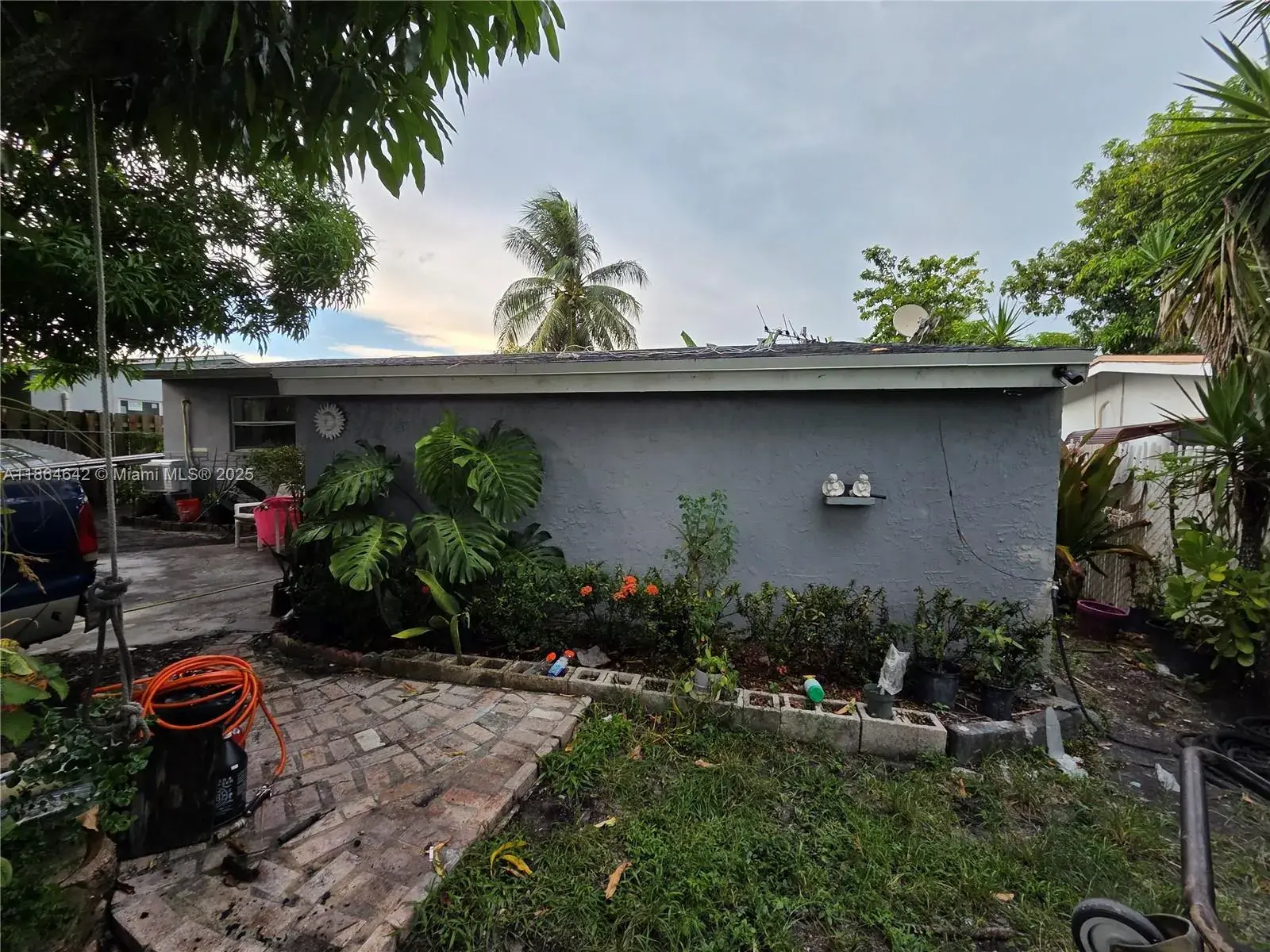3 bedroom 2 bath Residential for sale at 3433 SW 12th Pl, Fort Lauderdale FL 33312