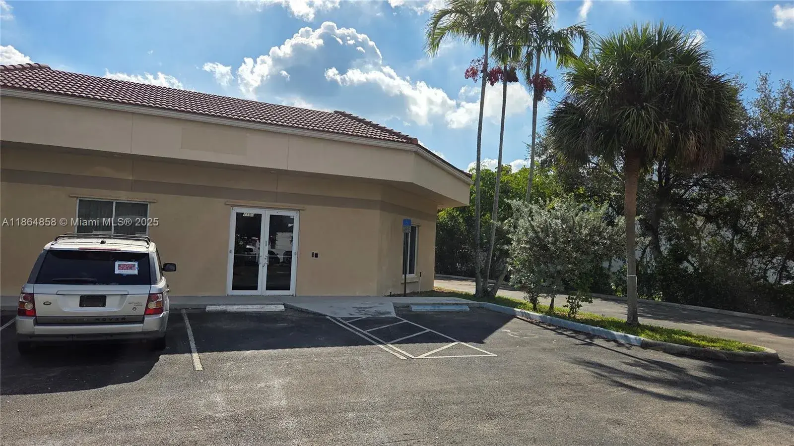 Commercial Sale for sale at 1150 SW 30th Ave, Pompano Beach FL 33069