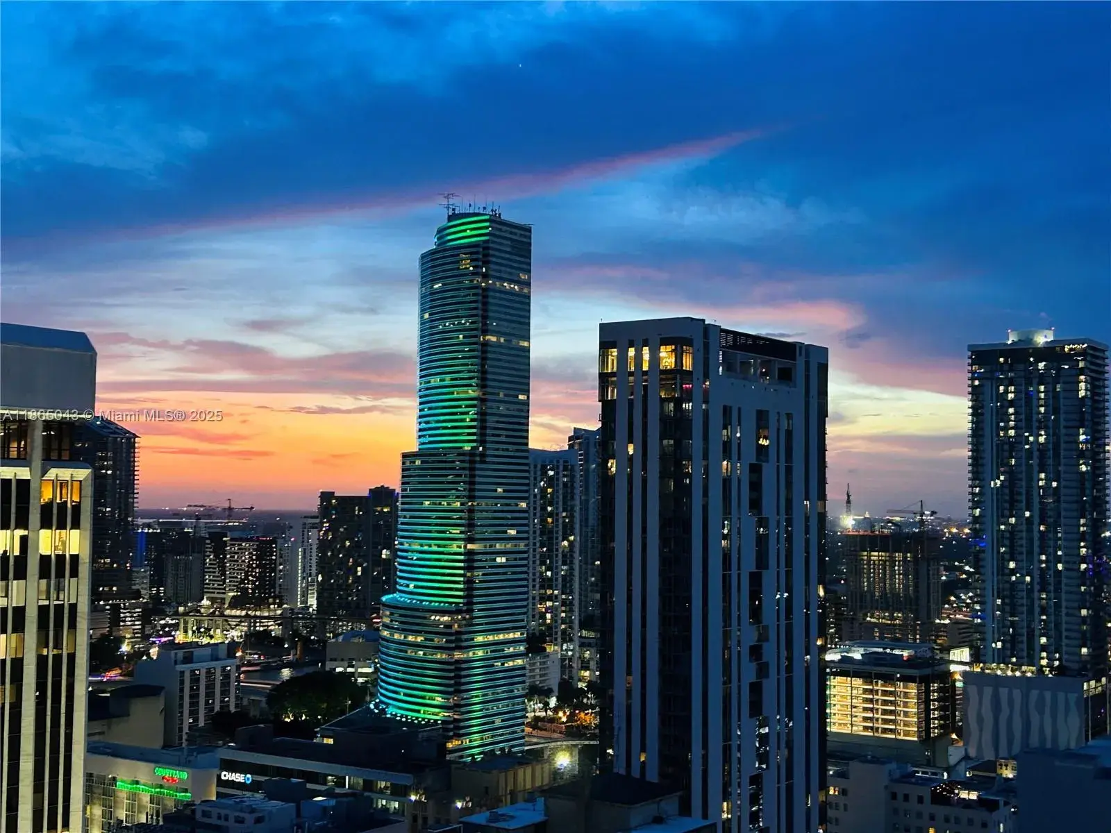 1 bedroom 1 bath Residential for sale at 50 Biscayne Blvd # 3405, Miami FL 33132