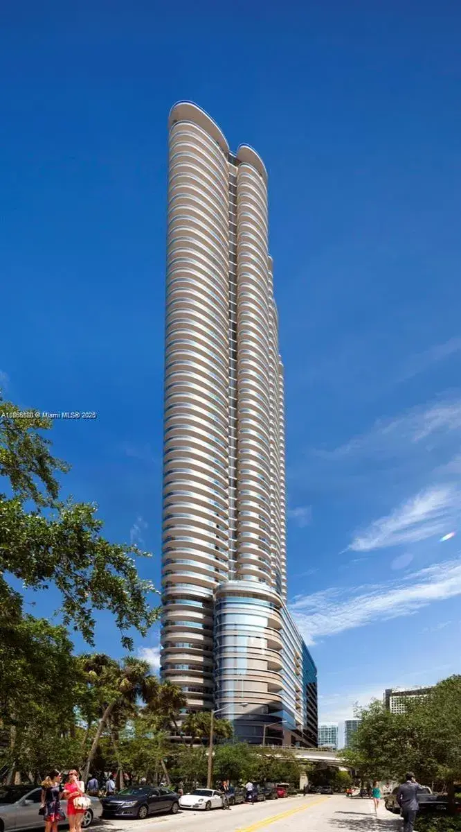 1 bedroom 1 bath Residential for sale at 1000 Brickell Plz # 3010, Miami FL 33131