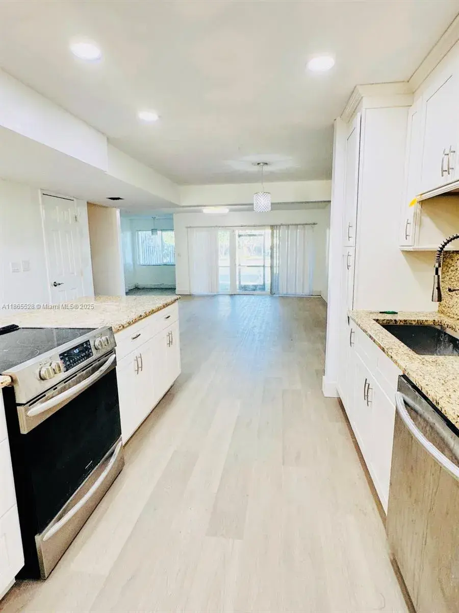 1760 NW 58th Ave # 7, Lauderhill FL 33313