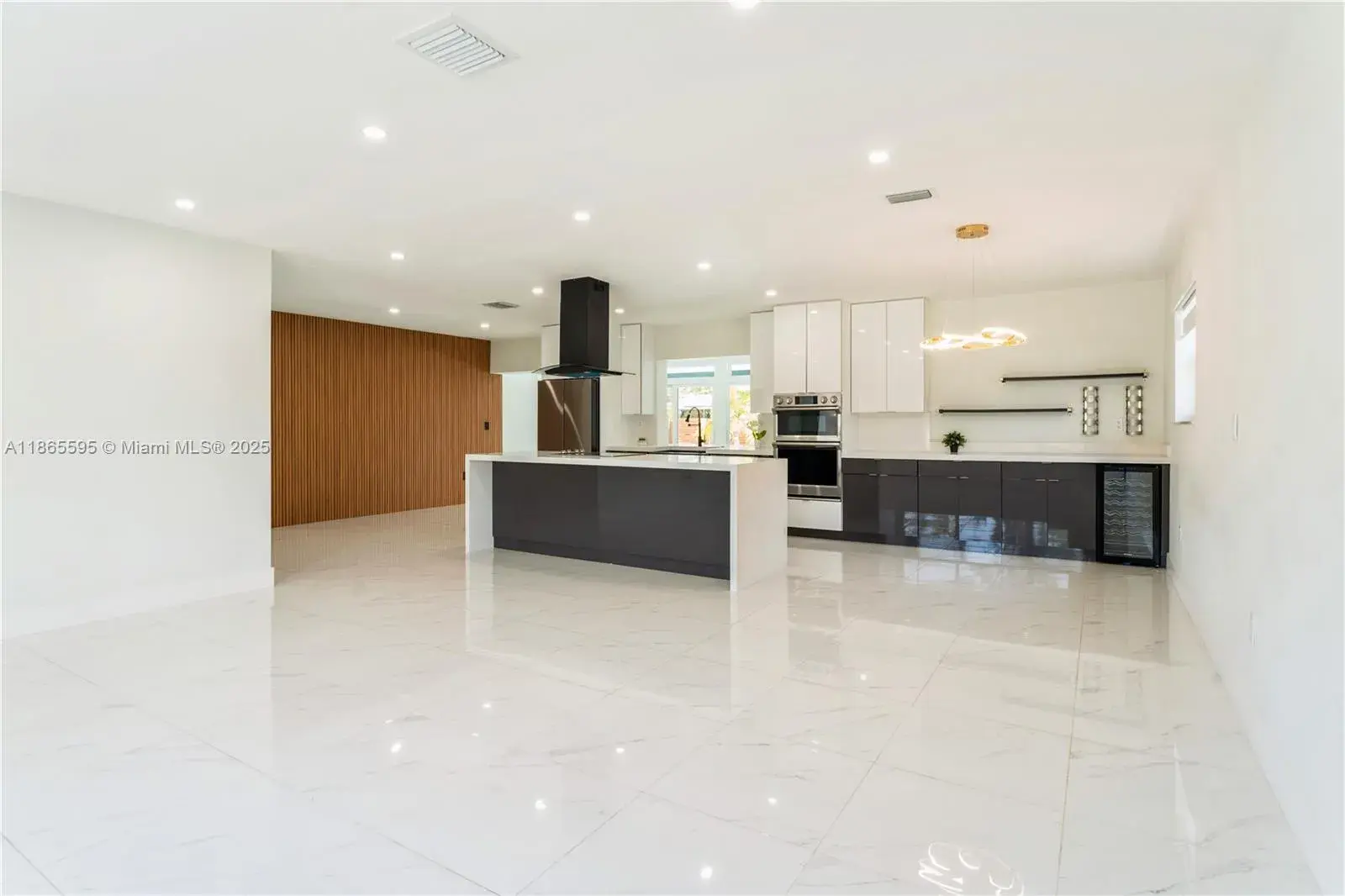 1446 Scott St, Hollywood FL 33020