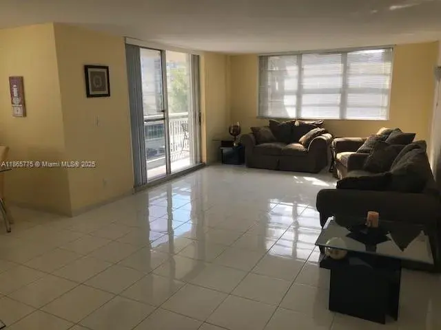 1849 S Ocean Dr # 414, Hallandale Beach FL 33009