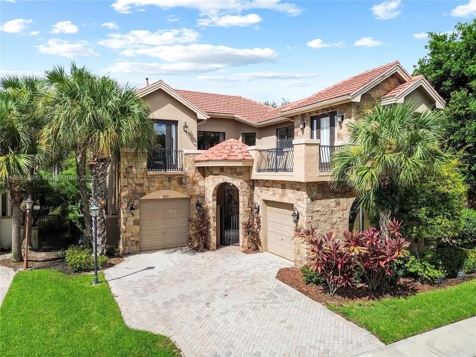 4 bedroom 4 bath Residential for sale at 10325 Medicis Place, Wellington FL 33449