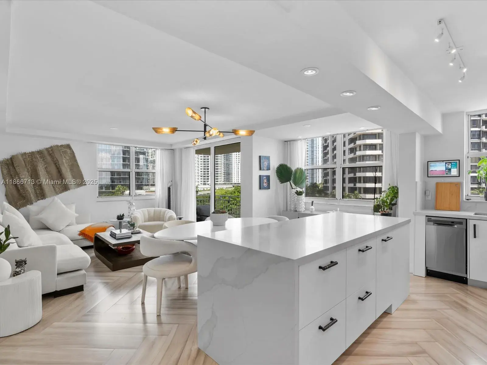 2 bedroom 2 bath Residential for sale at 770 Claughton Island Dr # 701, Miami FL 33131