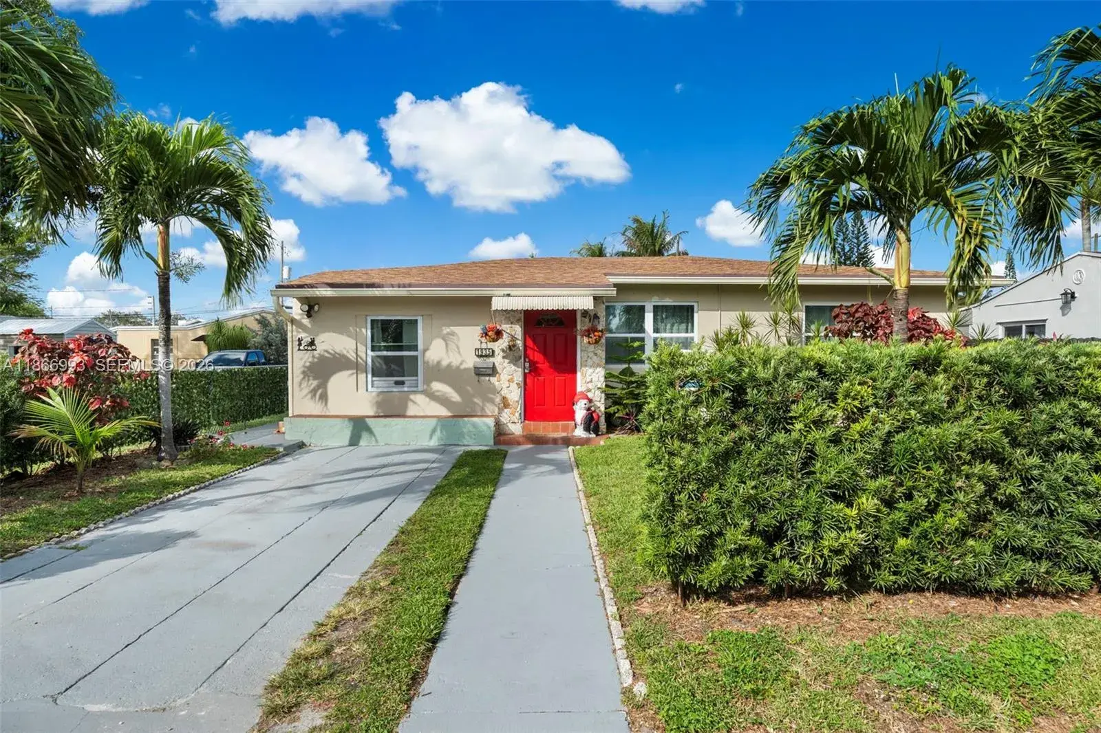 4 bedroom 2 bath Residential Lease for rent at 1935 Arthur St # 0, Hollywood FL 33020