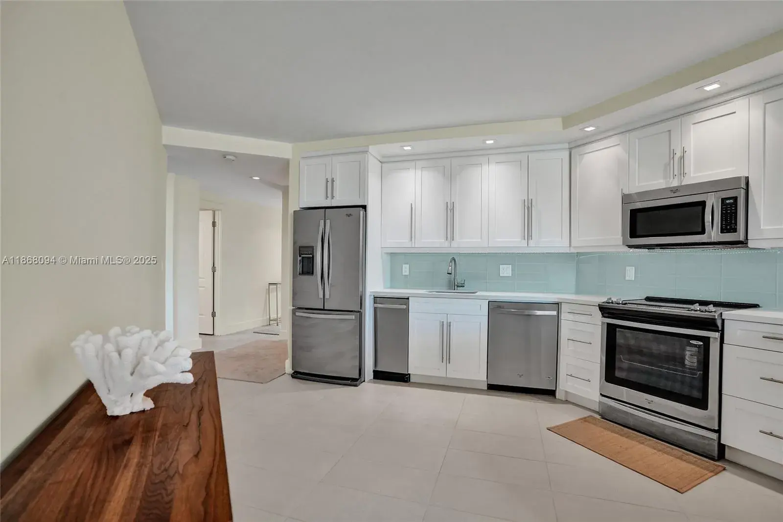 1936 S Ocean Dr # 21D, Hallandale Beach FL 33009