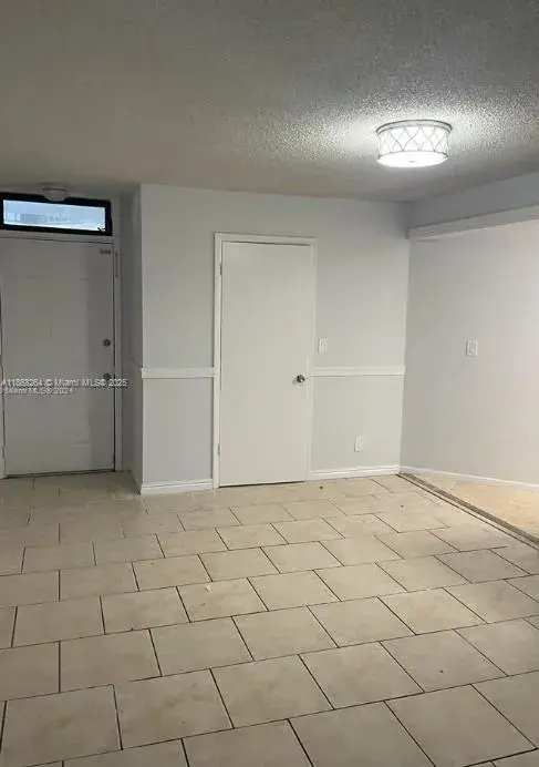 212 Lake Pointe Dr # 205, Oakland Park FL 33309